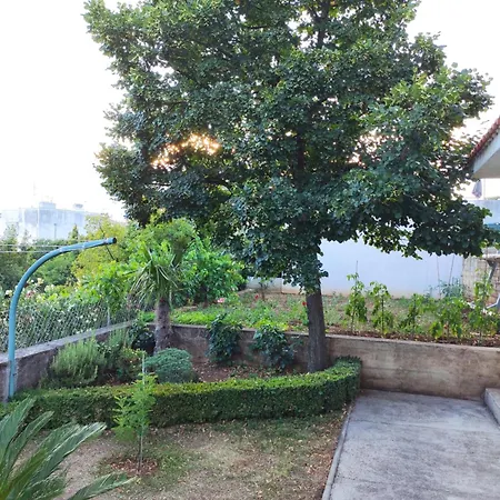 With Private Garden And The Terrace Ev Station Available تْسْغيكفانِتْسا