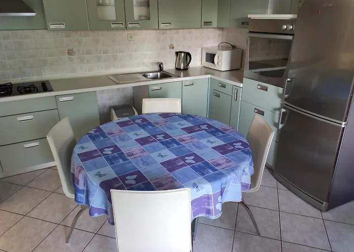 With Private Garden And The Terrace Ev Station Available Appartement *